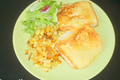 Croque monsieur végétarien et ses frites de panais