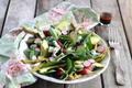 Salade aux asperges vertes et à la Fourme d'Ambert