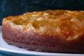 Gâteau renversé et mouillé aux abricots