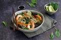 Ramen aux champignons et aux crevettes