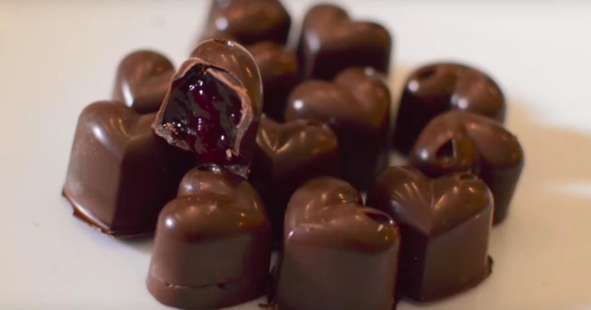 Chocolats fourrés praliné chocolat noir (gianduja noir) - Recette