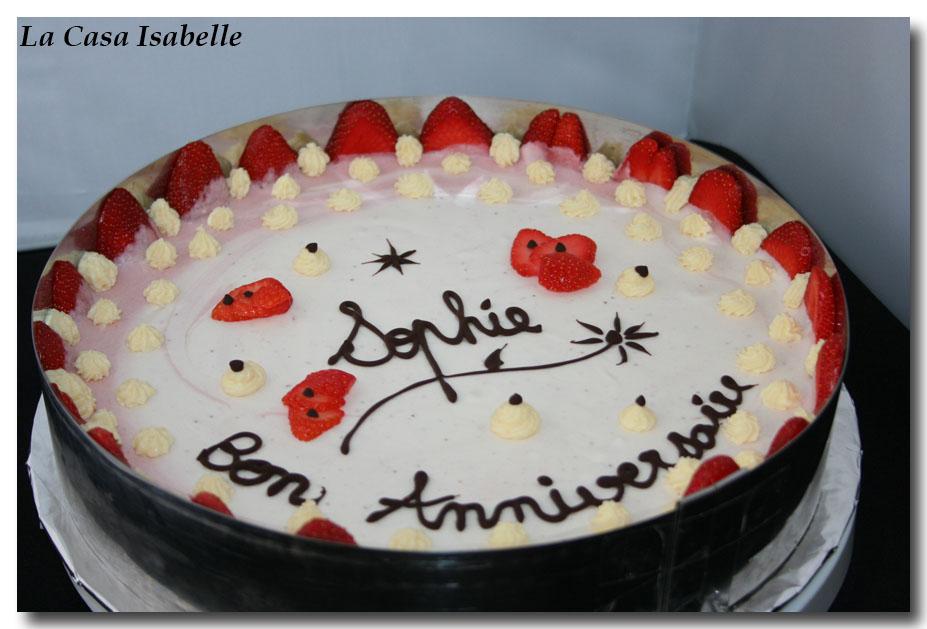 GATEAU ANNIVERSAIRE CREME PISTACHE DECOR PATE A SUCRE - Sylgote aux fraises