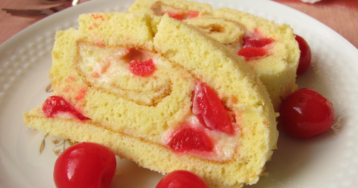 Recette Biscuit Roule A La Creme Et Cerises Au Sirop 750g