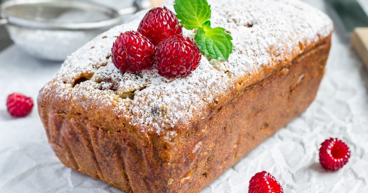 Recette Cake A La Noix De Coco Aux Framboises Et Aux Pepites De Chocolat Au Lait En Video