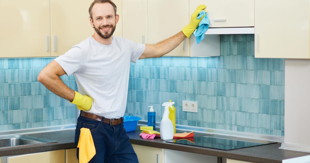 Nettoyer le réfrigérateur: voici comment obtenir une propreté hygiénique