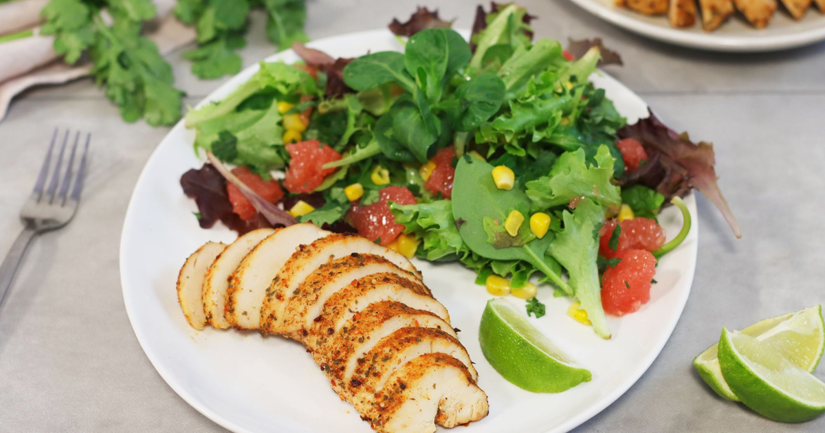 Recette Salade vitaminée au poulet, pomelo et maïs