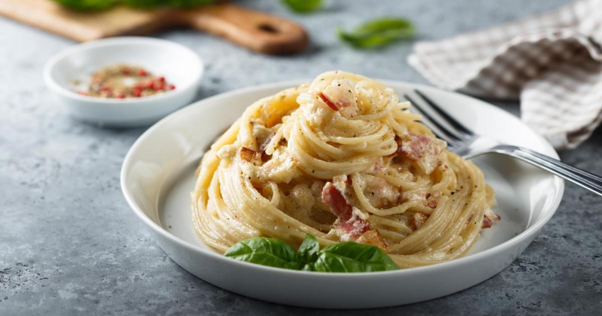 Avant l'arrivée du printemps, profitons « d'un one pot pasta raclette » ! Une recette simple et terriblement gourmande ! - 750g.com