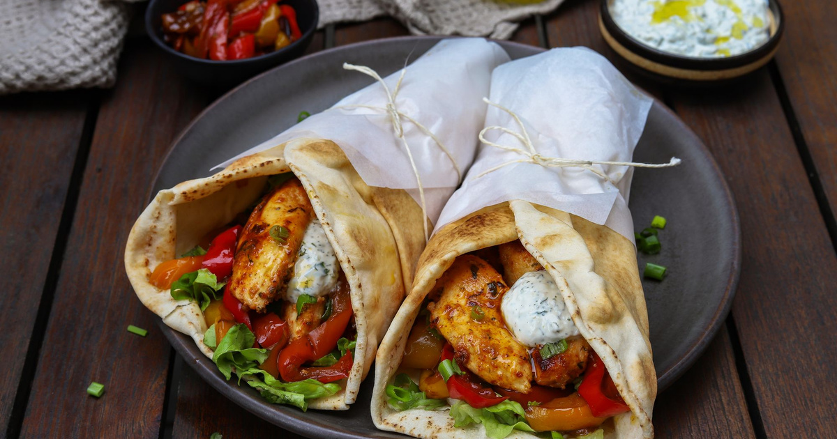 Recette Gyros au poulet et poivrons en vidéo Recette Gyros au poulet et poivrons en vidéo