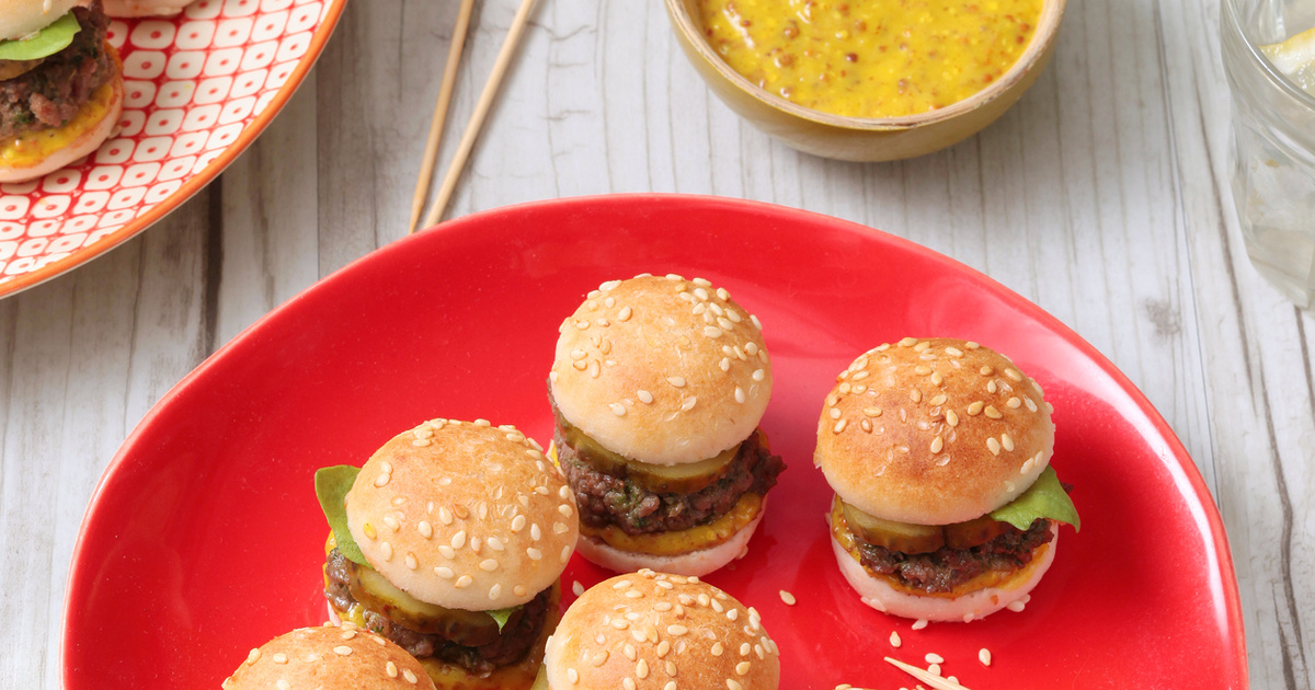 Recette Minis buns de kefta au cumin et à la sauce Tabasco rouge