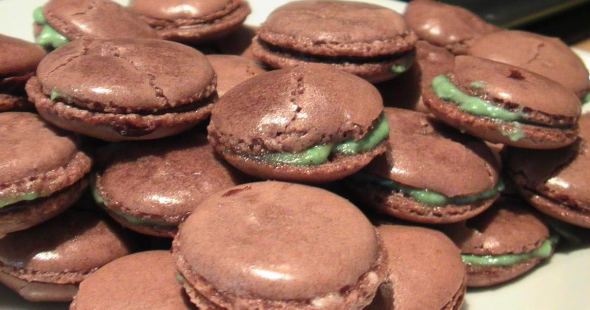 Confiseries pour cadeau gourmand : carrés amandes pistache chocolat d'après  une idée de Popote de Véro – La cuisine de Mercotte :: Macarons, Verrines,  … et chocolat