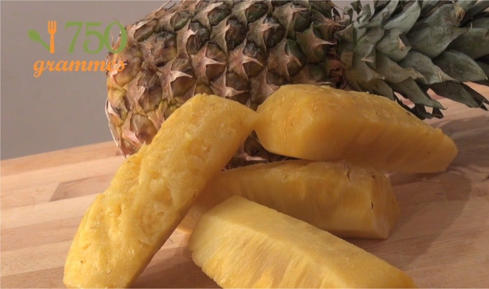 Technique de cuisine : peler un ananas a vif 