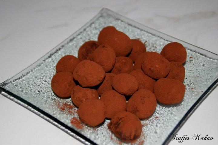 Truffes chocolat aux éclats d'amandes caramélisés - Recettes de