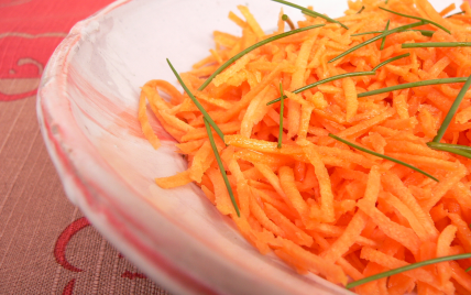 Salade de carottes râpées à l'orange, curcuma et cannelle