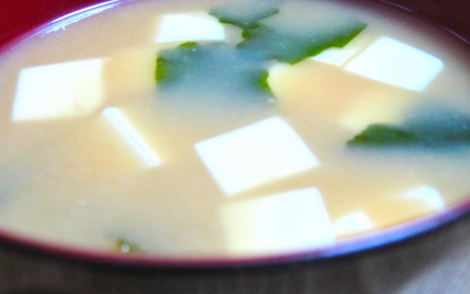Recette - Soupe miso au tofu et au wakame en vidéo 