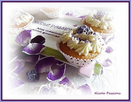 Cupcakes Violette Framboise - Recette Cake Factory