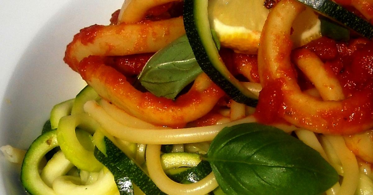 Recette Bucatini et courgettes aux calamars - 750g.com