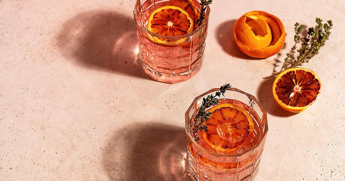 Marre du Spritz ? Et si vous testiez le Negroni pour l'apéritif, un cocktail italien à base de gin ! - 750g.com