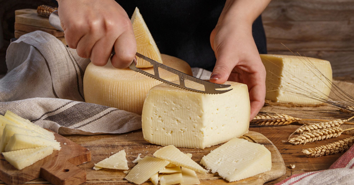 12 couteaux à fromage formant pics en bout de lame Calderoni Milan #1679