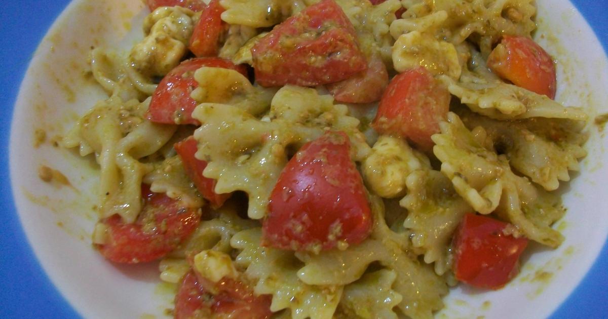 Recette - Farfalle, pesto, mozzarella et tomates cerise en vidéo - 750g.com