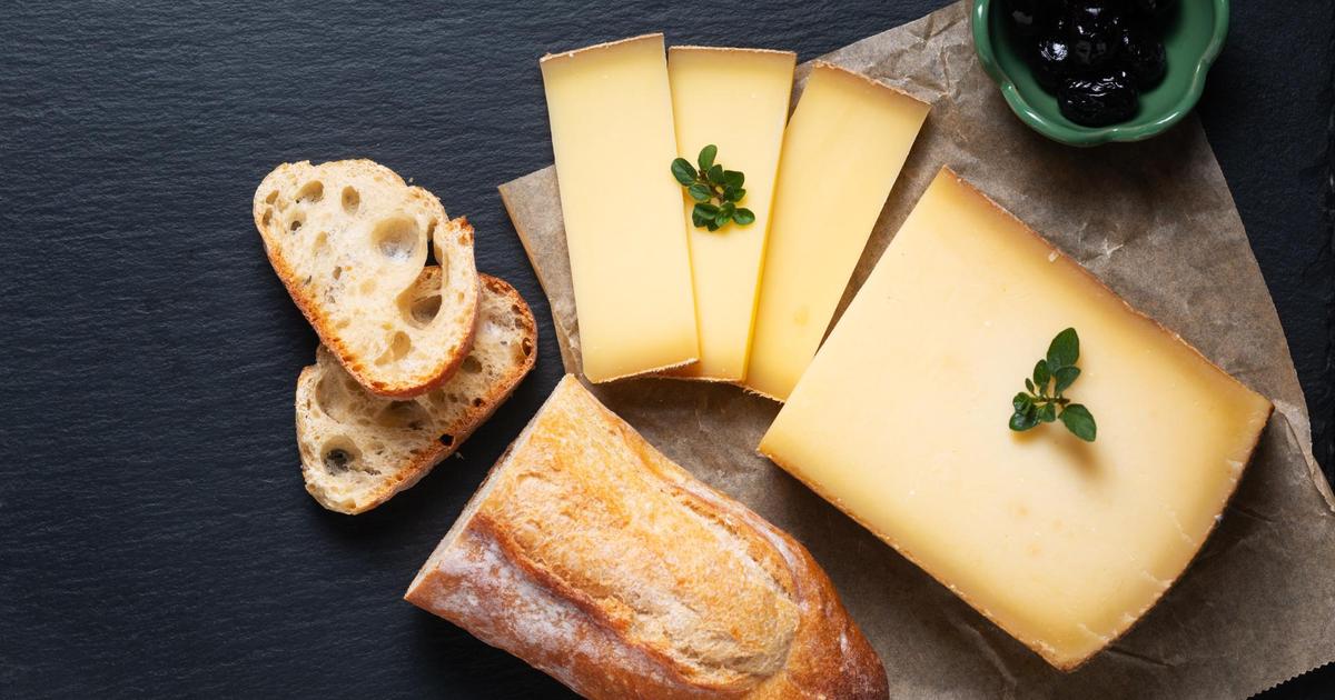 Faut-il vraiment arrêter de manger du comté ? C’est quoi cette polémique qui enflamme les politiques et les réseaux sociaux ? - 750g.com