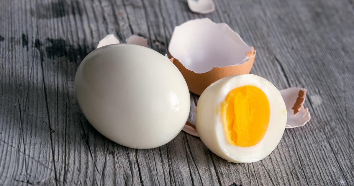 Vous n'auriez jamais pensé à ces astuces pour écaler vos œufs facilement !  
