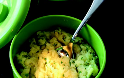 Purée de pommes de terre à l'huile d'olives et aux herbes