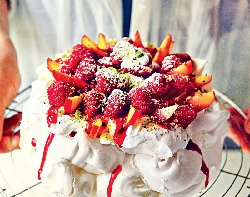 Recette Pavlova Aux Framboises, Nectarines Et Pistaches - 750g.com