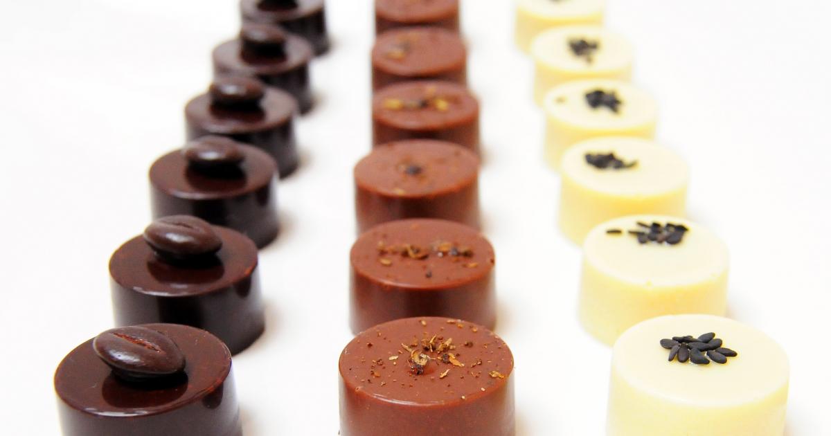 40 Bonbons enrobés de chocolat noir - Mix de 4 praliné