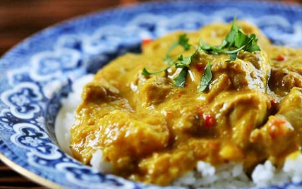Recette - Poulet, curry et coco en vidéo - 750g.com