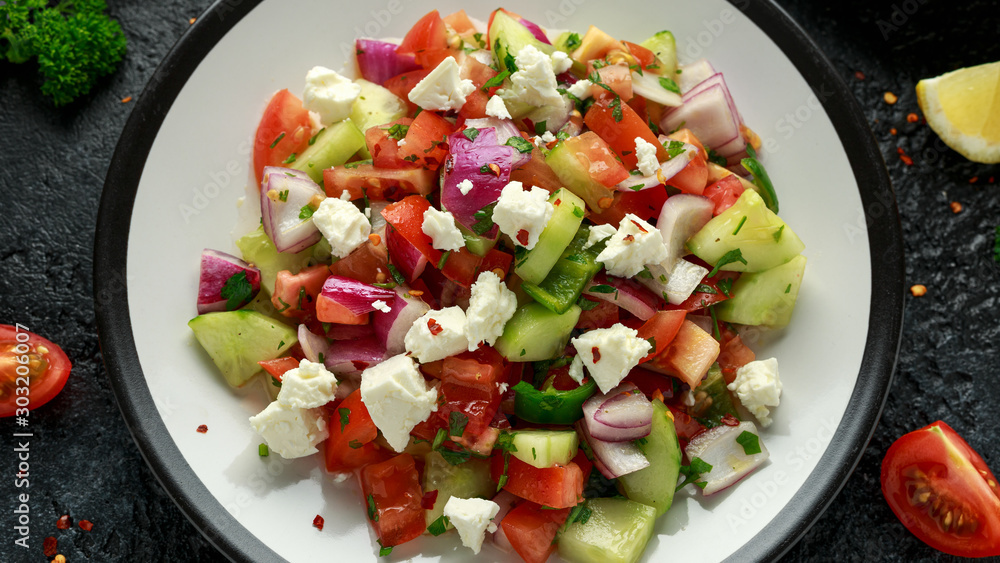 Recette Salade grecque au Concombre et à la Tomate de France - 750g.com