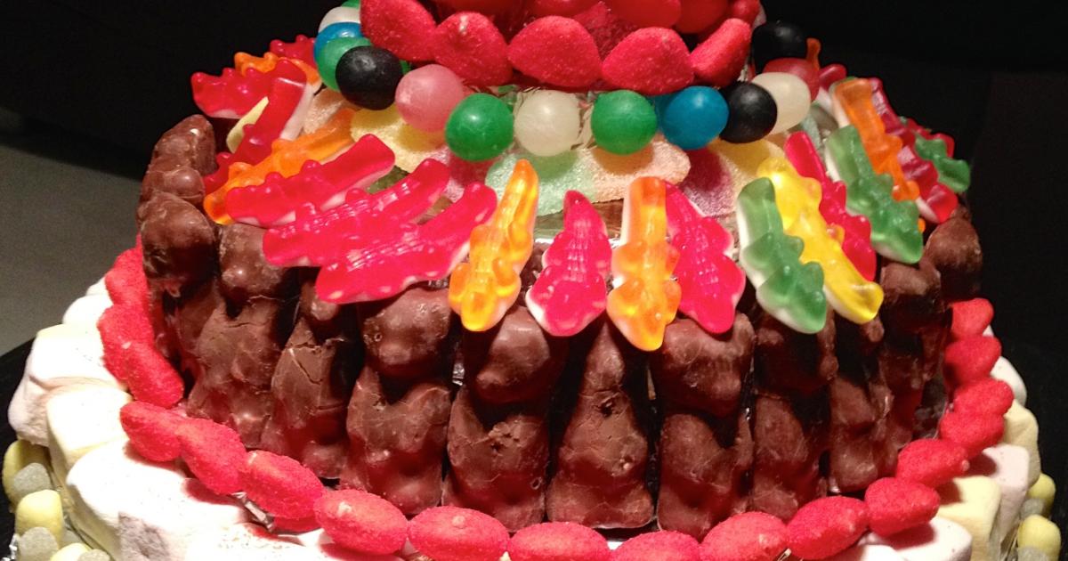 Kit montage de gâteau de bonbons anniversaire fille