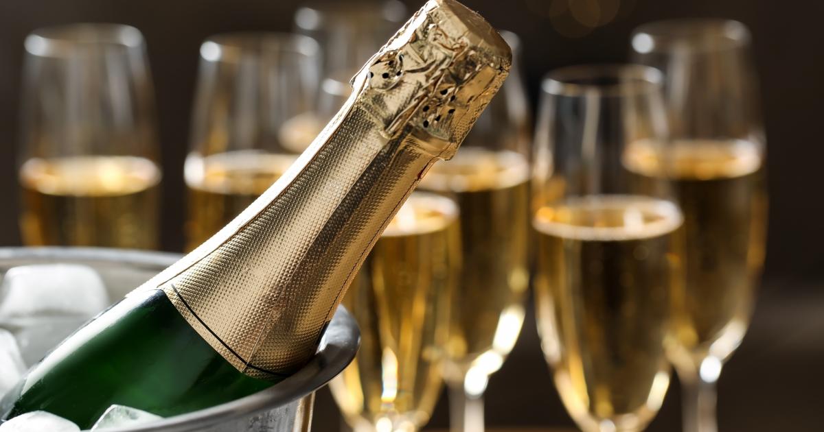 Pour noël, oubliez le champagne, voici 3 alternatives moins chères !