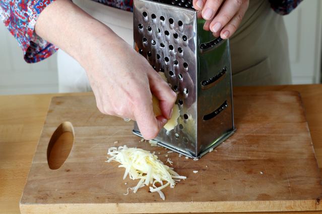 Comment râper vous-même votre fromage sans vous compliquer la vie ?