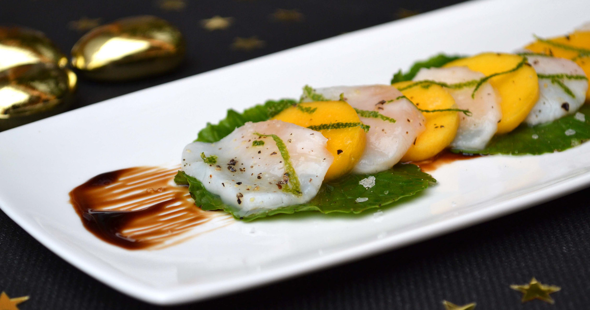 Recette Carpaccio de saint-jacques marinées au citron vert, mangue et
