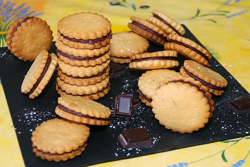 Recette - Biscuits au chocolat façon Prince de LU en vidéo 