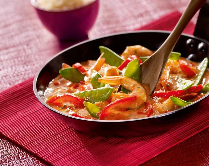 Crevettes au curry rouge : recette facile et rapide Un jour, une