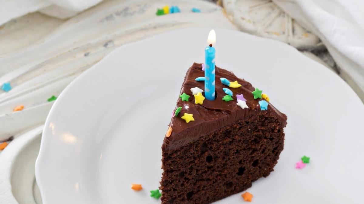 Gâteau d'anniversaire au chocolat : Recette de Gâteau d