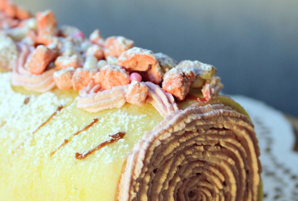 Gâteau simple en pâte à sucre, vanille et curd framboise – Les