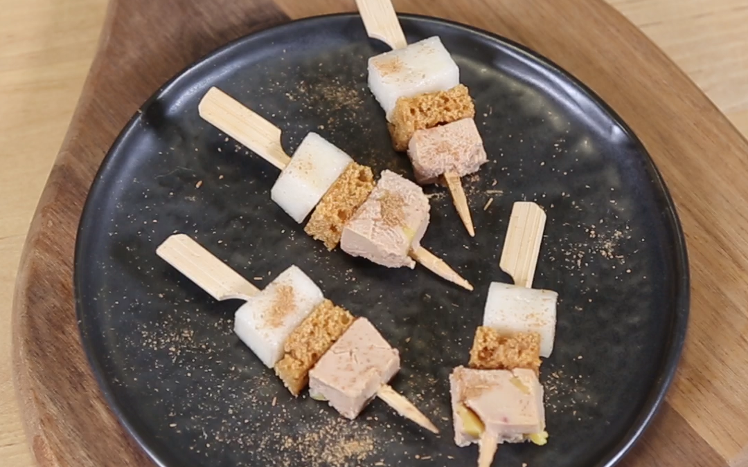 Brochettes de Foie Gras au pain d'épices et à la mangue