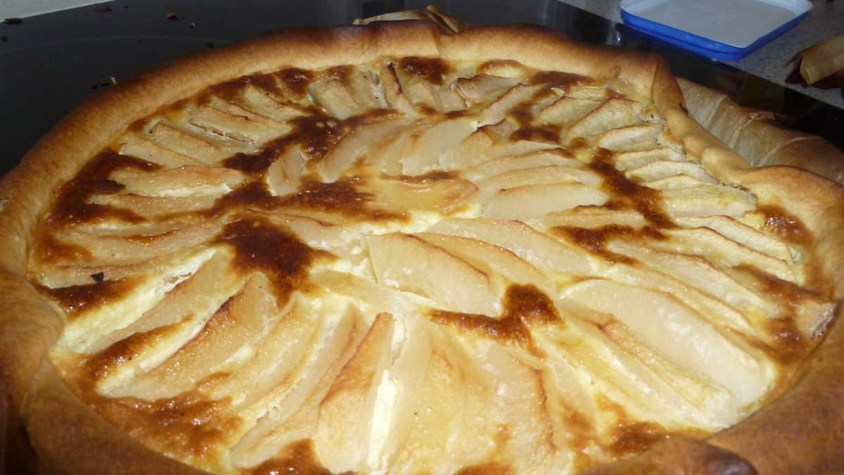 Recette - Tarte au flan et aux pommes en vidéo - 750g.com