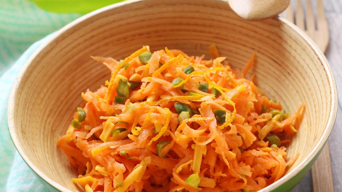 Salade de carottes râpées à l'orange, curcuma et cannelle
