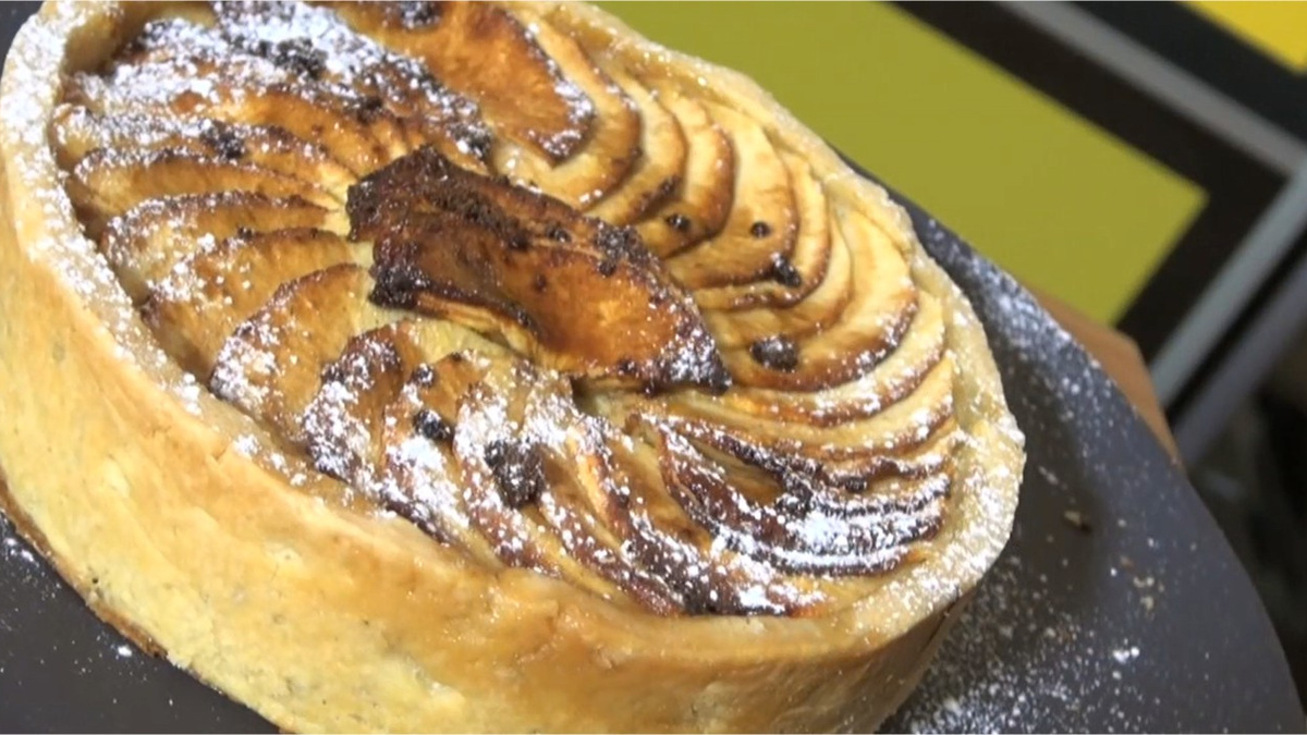 La Tarte Aux Pommes De Nos Grands mères Fondante Et Onctueuse Recette - Tarte aux pommes façon Grand-Mère en vidéo - 750g.com