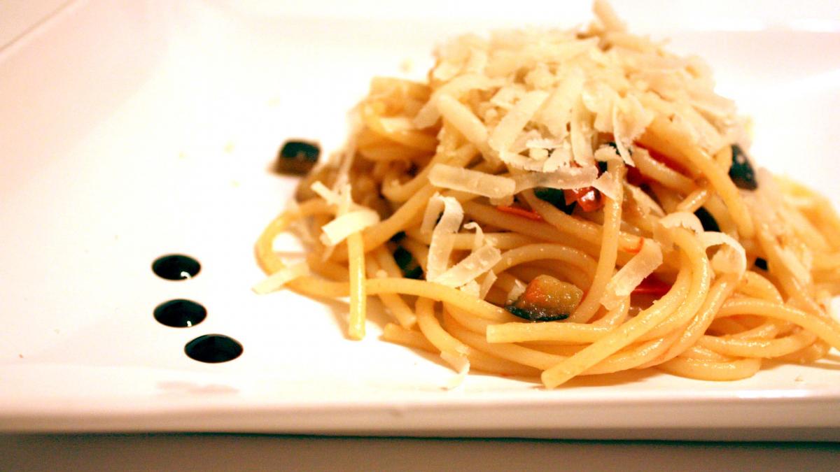 spaghettis aux aubergines et au parmesan