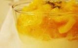 Panacotta au lait de coco, compotée de mangue à la vanille