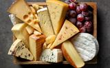 On l’adore en hiver pourtant ce fromage est bien meilleur maintenant : voici pourquoi