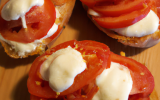 Tartine de tomates et mozzarella