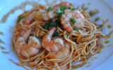 Spaghetti rouge aux crevettes tigrées balsamique