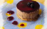 Entremet croquant praliné, mousse chocolat et miroir de mûres