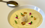 Velouté de topinambours, ail et fines herbes