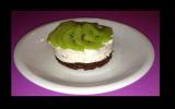 Gâteau individuel au chocolat, banane et kiwi